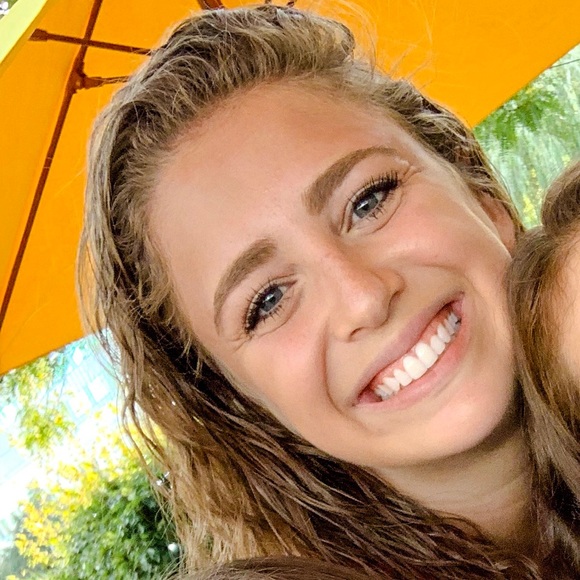 Meet your Posher, Jenna - Picture 1 of 1